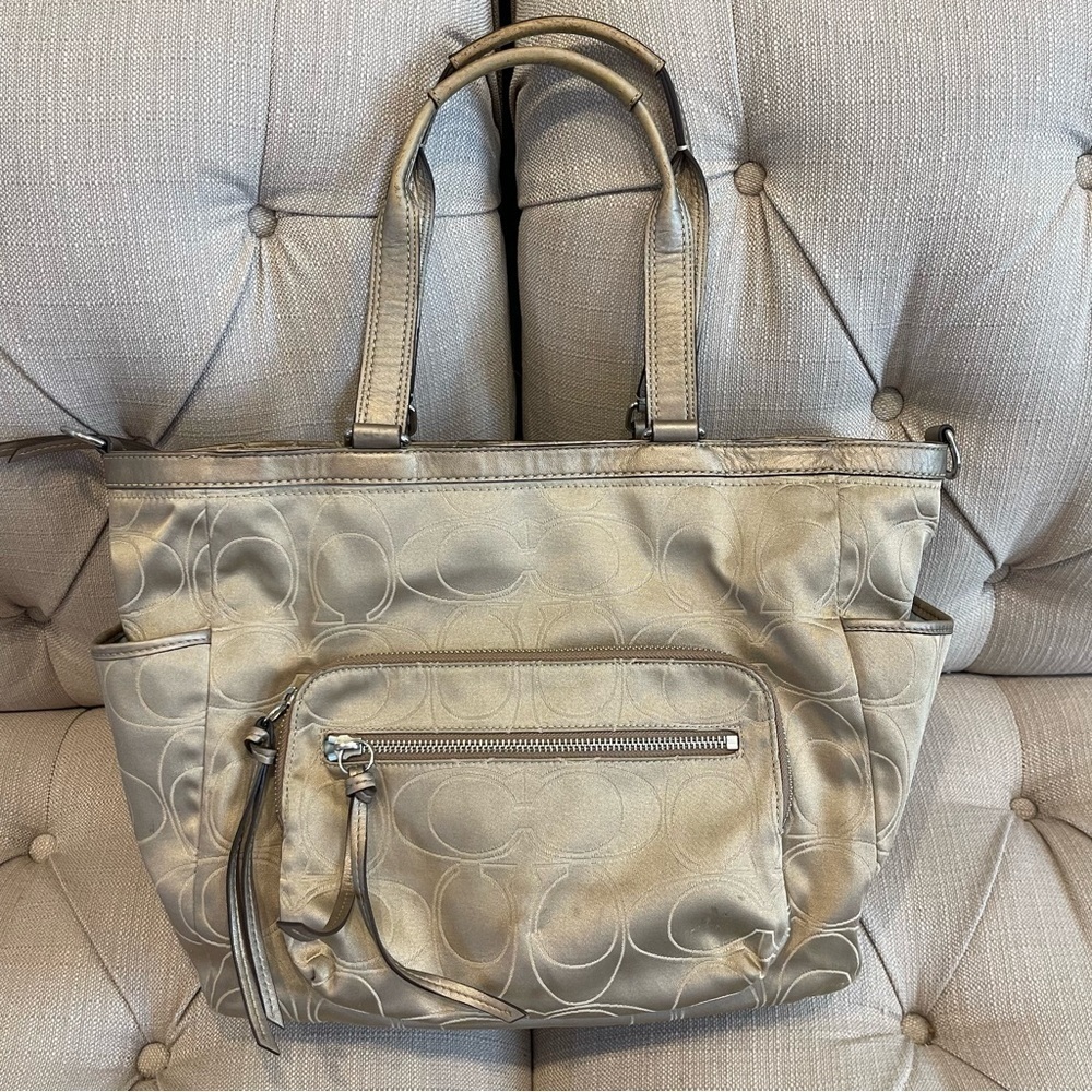 COACH Metallic Gold And Light khaki SIGNATURE Monogram TOTE Diaper Bag No strap - Picture 2 of 16
